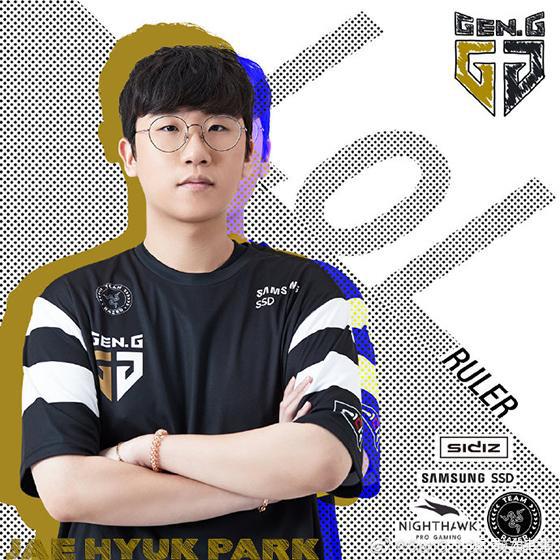 他通过一系 他通过一系